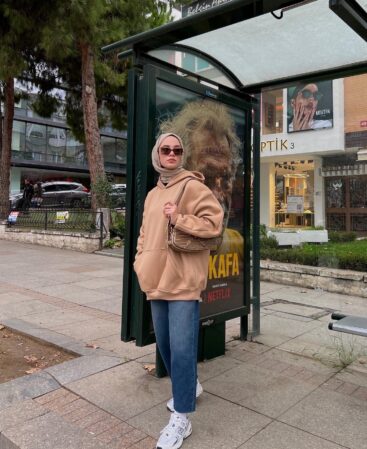 Bej Baskısız Kapüşonlu Sweatshirt