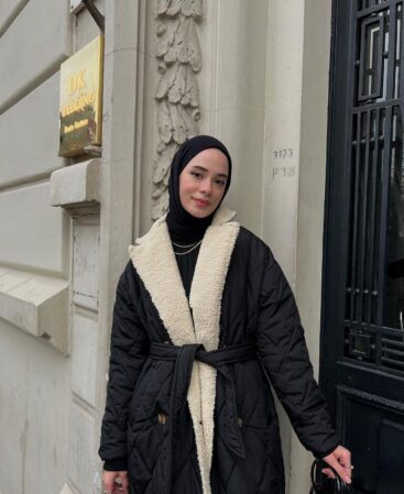 Siyah Kürklü Kemerli Mont