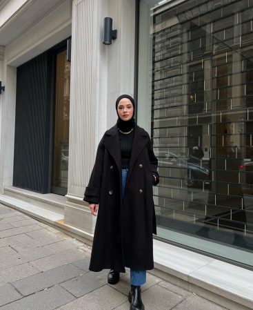 Kemerli Siyah Kaşe Kaban