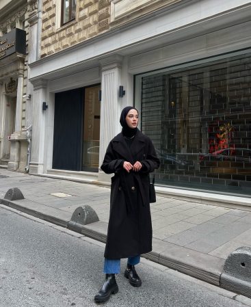 Kemerli Siyah Kaşe Kaban