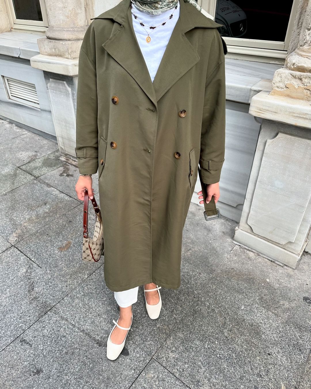 Haki Kemerli Trençkot (Oversize Kalıp)