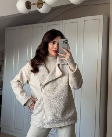 Ekru Buklet Mont (Oversize Kalıp)