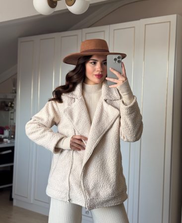 Ekru Buklet Mont (Oversize Kalıp)